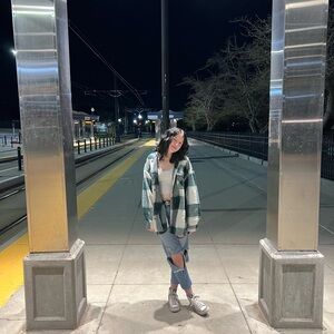 Meet your Posher, Kloe